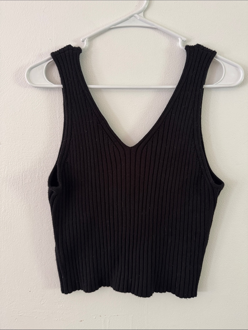 Quince Black Ribbed V-Neck Tank Sz L - Picture 4 of 4